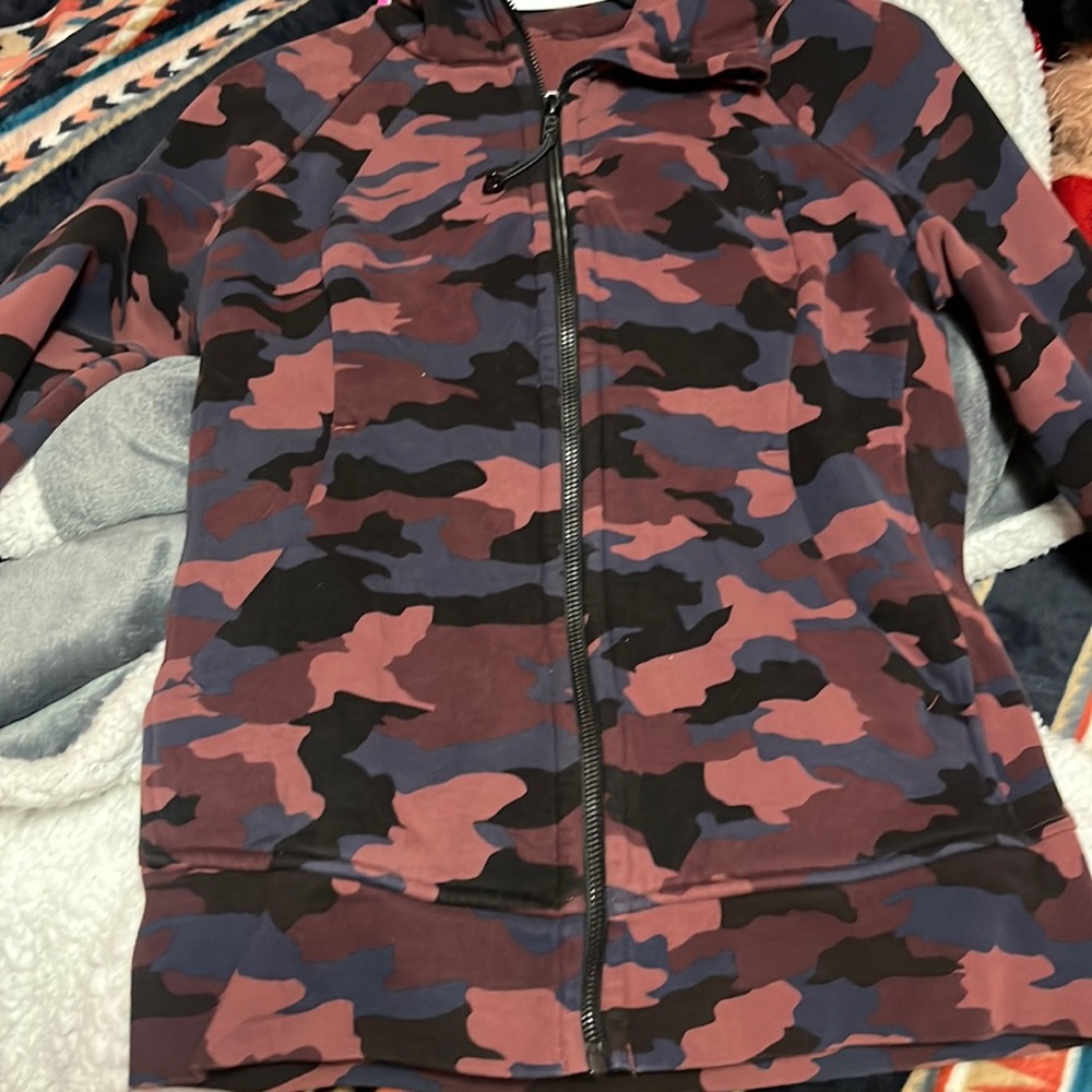 Full-sized scuba jacket, size 6